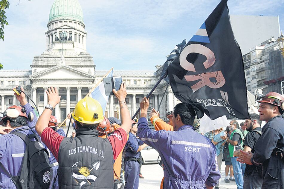 La carpa de los trabajadores permanecerá hasta el viernes en la Plaza del Congreso.