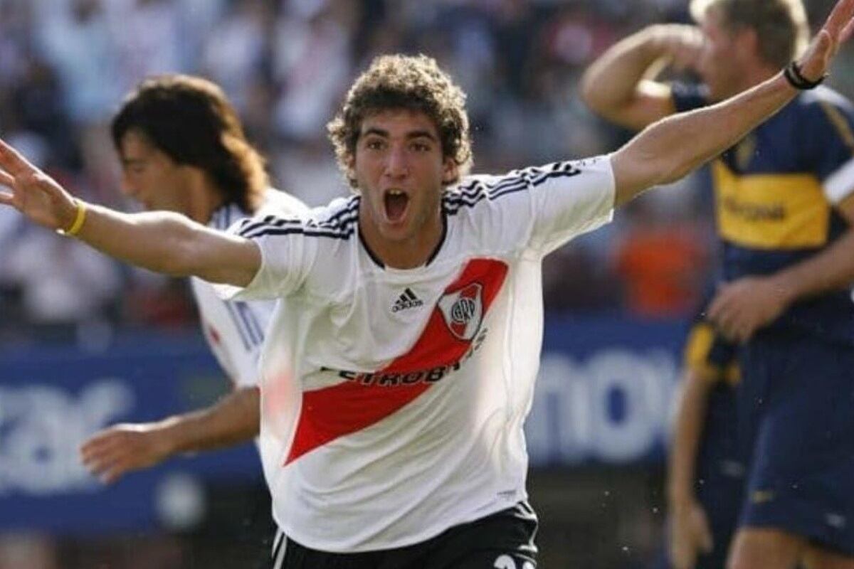 Gonzalo Higuaín con la camiseta de River, una imagen que ya no se volverá a repetir.