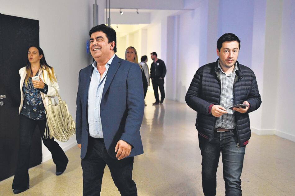 El presidente del PJ bonaerense, Fernando Espinoza, y el intendente de Malvinas, Leo Nardini.