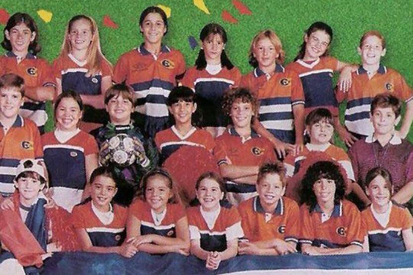 El elenco de "Cebollitas". Yacuzzi es el tercero desde la izquierda, en la fila superior. 