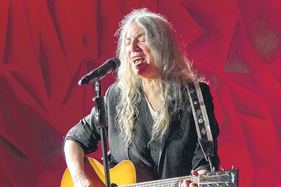 Durante la conferencia de prensa, Smith cantó “My Blakean Year” y confesó su devoción por César Aira.