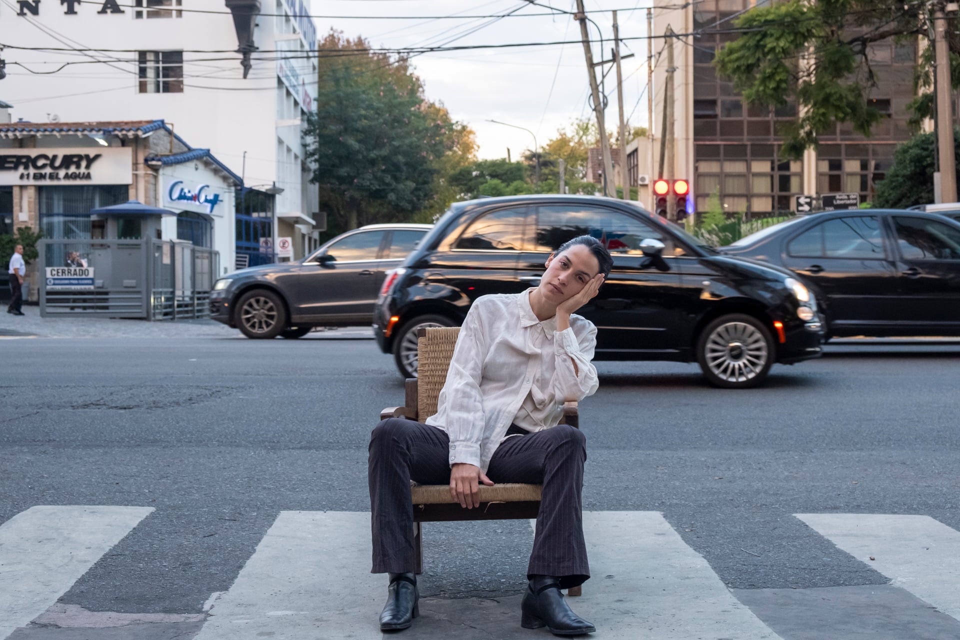 "Para mí el disco sucede todo dentro de una casa", define Aguirre, que acaba de terminar una gira de shows por Europa