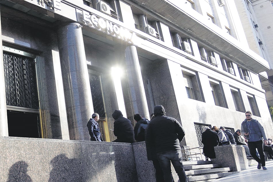 El informe de ATE concluye que el gobierno de Macri destruyó más concursos de los que creó.