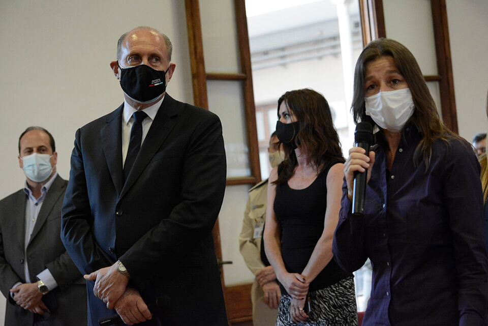 La ministra Frederic y el gobernador en el acto en Rosario.