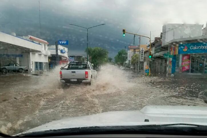 El SMN emitió una alerta por tormentas fuertes y granizo en Buenos Aires