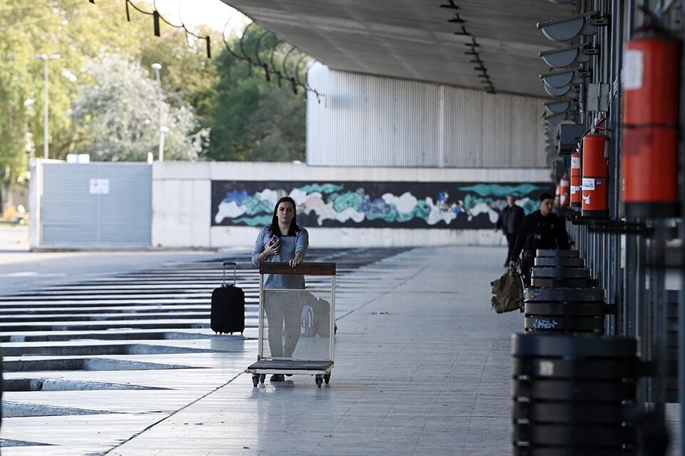 Salvo algunos pocos comercios abiertos, en la mayoría de los rubros la actividad fue nula.