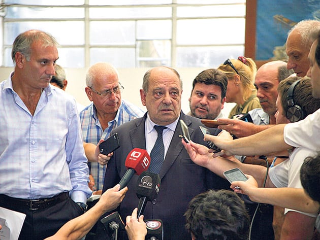 Arroyo brindó una conferencia de prensa tras la reunión.