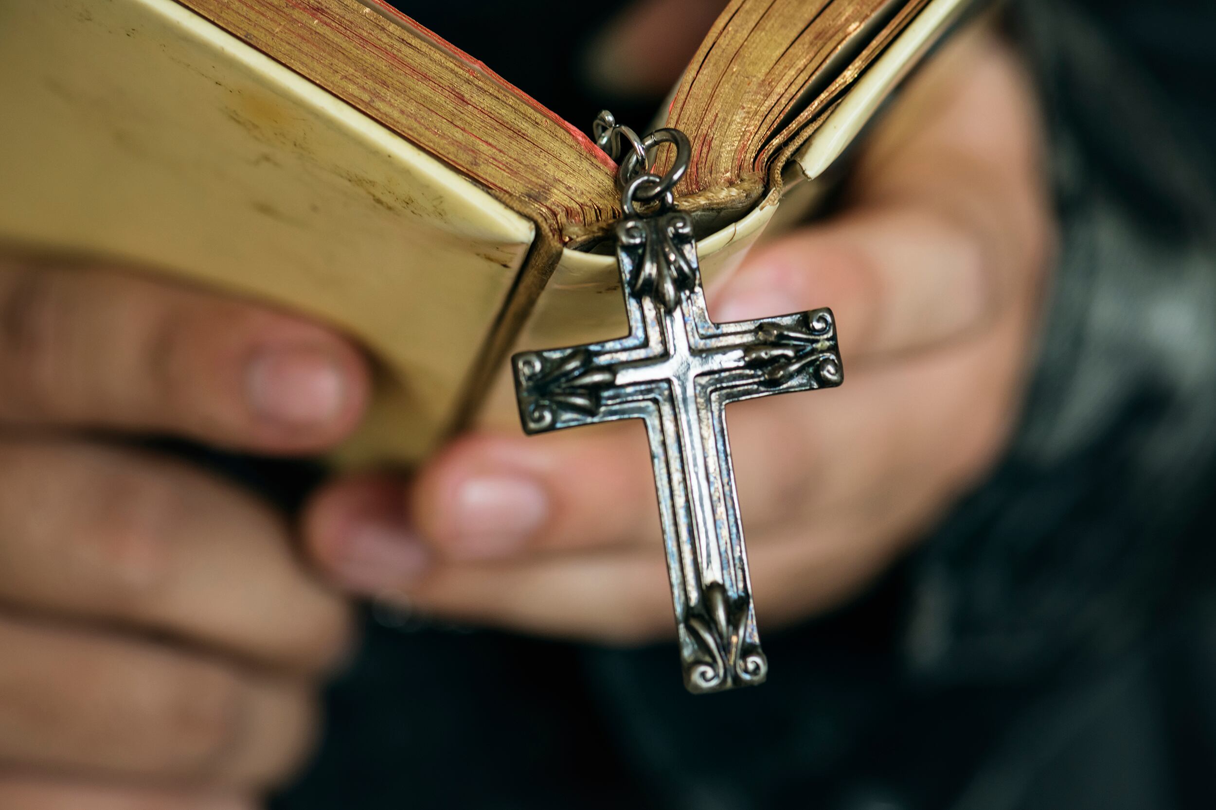 El catolicismo pierde terreno en la Argentina ante los evangélicos y las personas que no adscriben a ninguna religión.