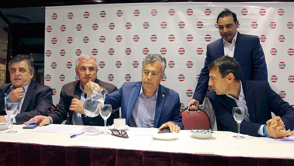Tras el encuentro nacional, los principales dirigentes de la UCR brindaron una conferencia de prensa.