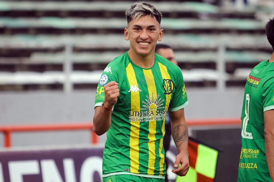 Tobías Cervera es un delantero juvenil que viene de Aldosivi.