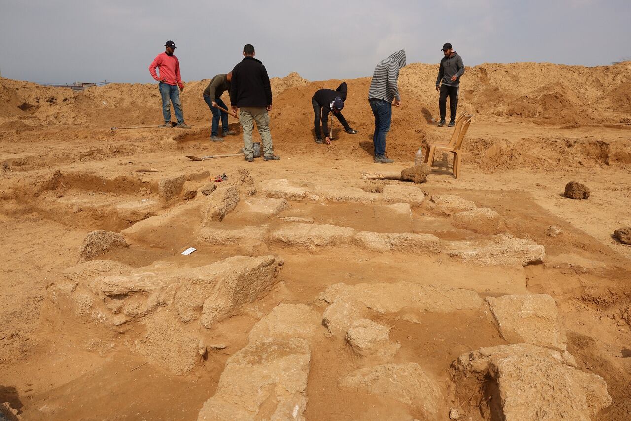 Las tumbas serían parte de un cementerio vinculado al cercano sitio romano de Balajiya.