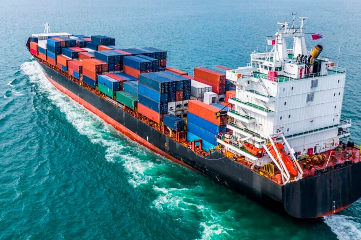 La marina mercante es la flota de barcos utilizada para el comercio.