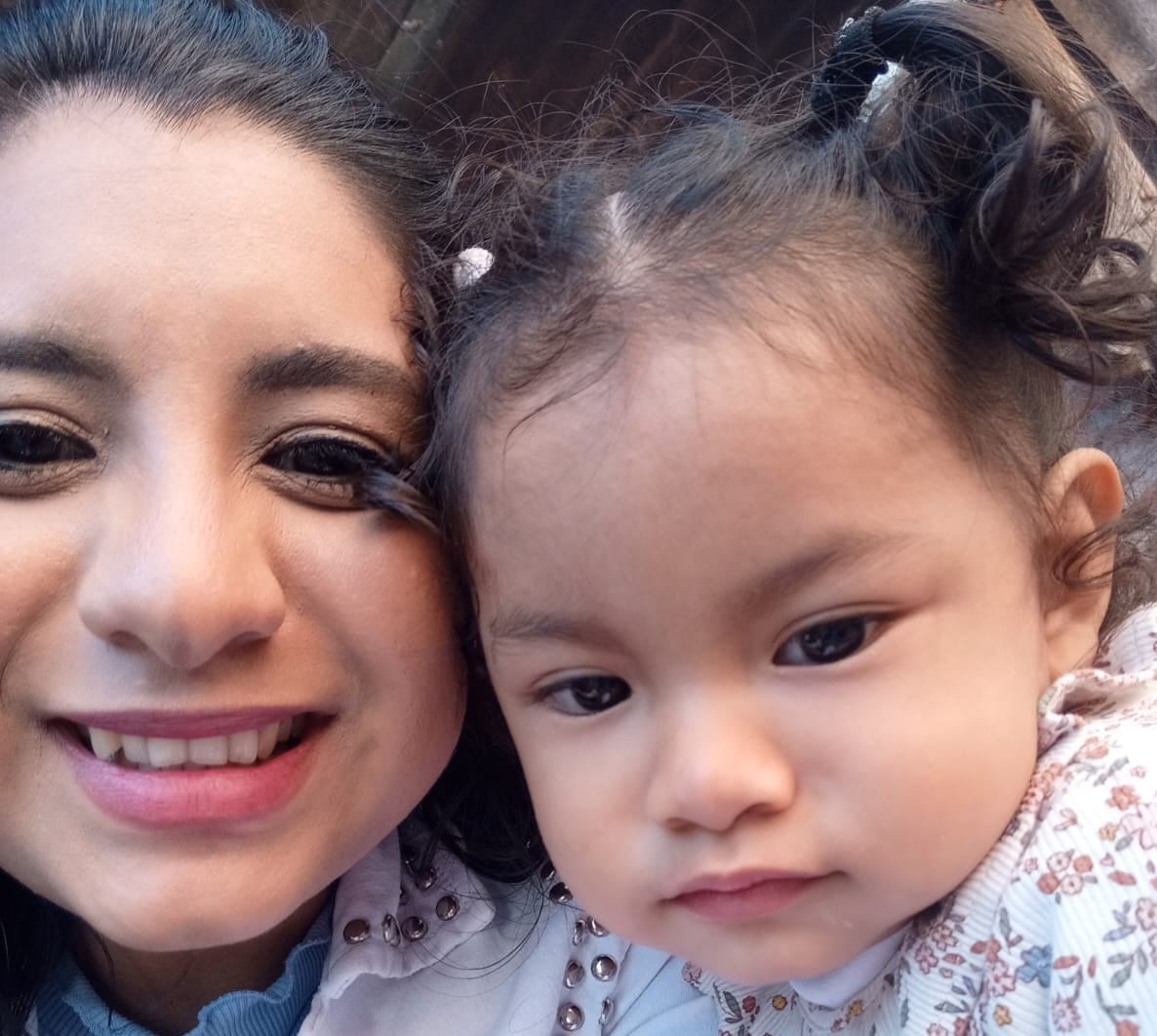 Paz junto a su mamá Micaela