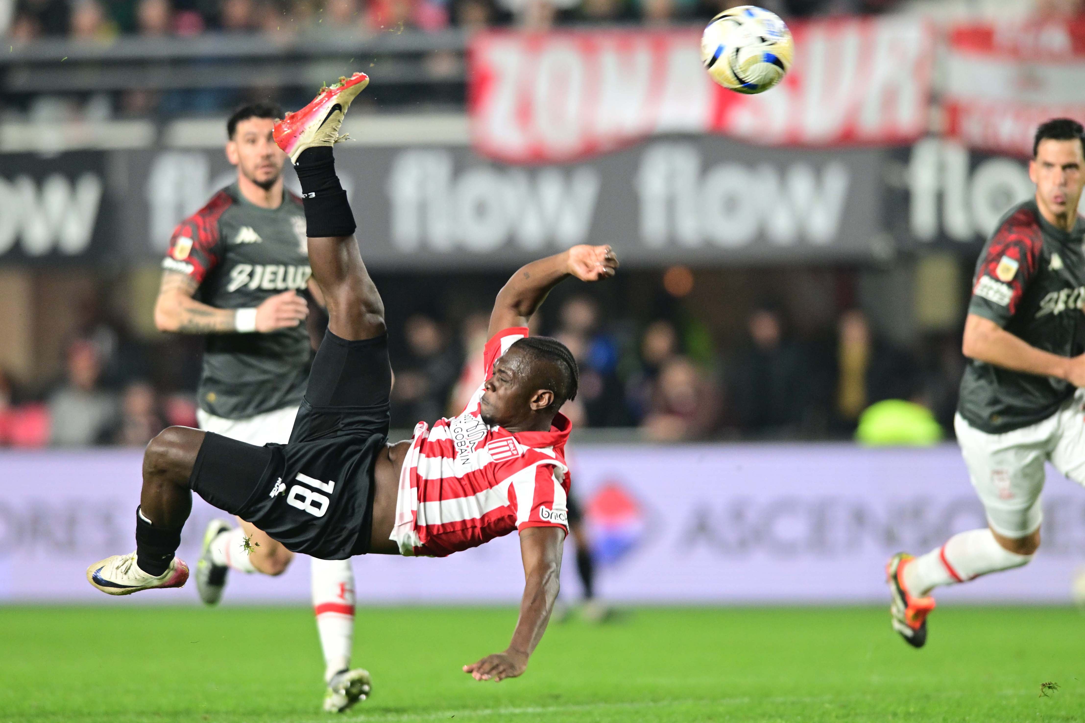 El golazo de chilena de Cetré inició la remontada pincha
