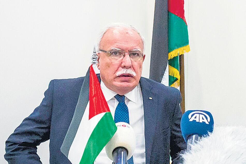 El canciller palestino, Riad al Malki, ayer en La Haya.