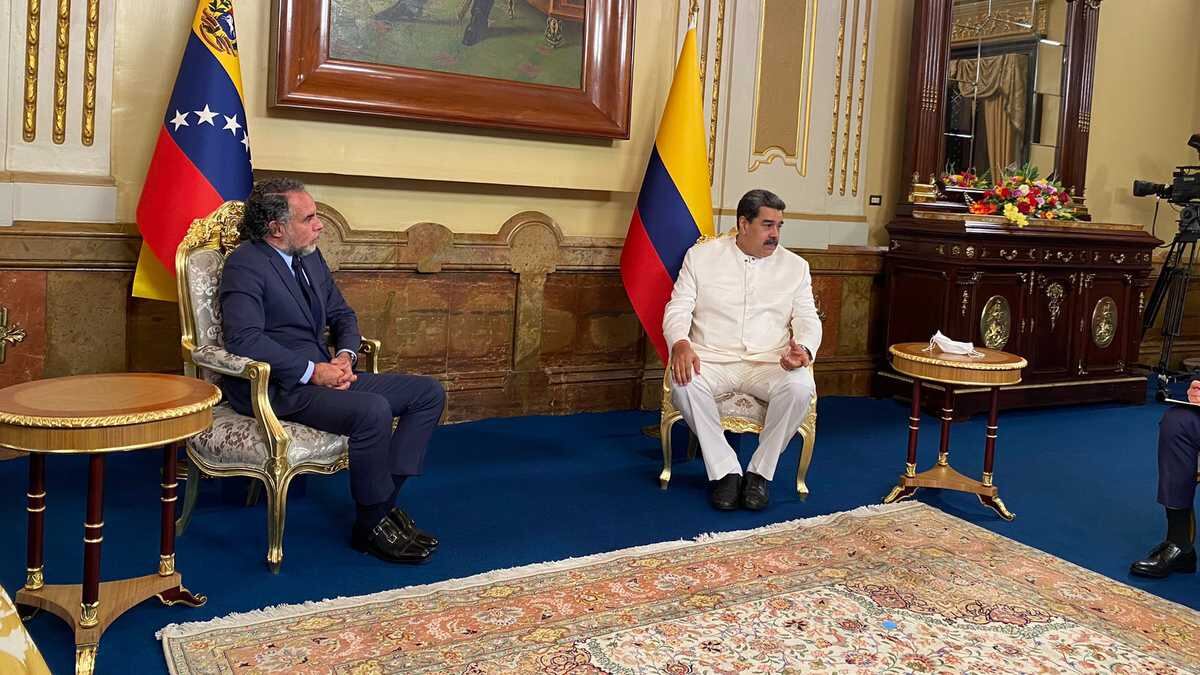 Armando Benedetti y Nicolás Maduro en el Palacio de Miraflores en Venezuela / oficial