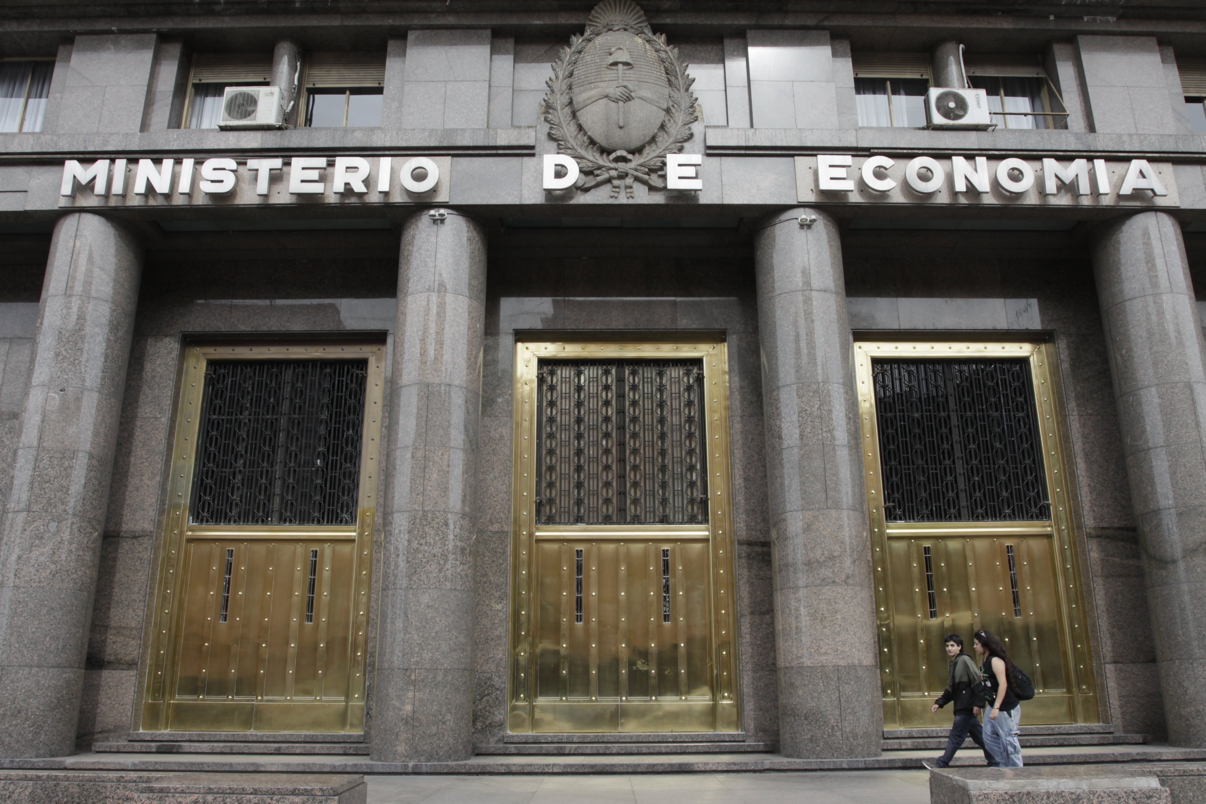 El Indec midió 35.664 trabajadores públicos menos que en 2024.