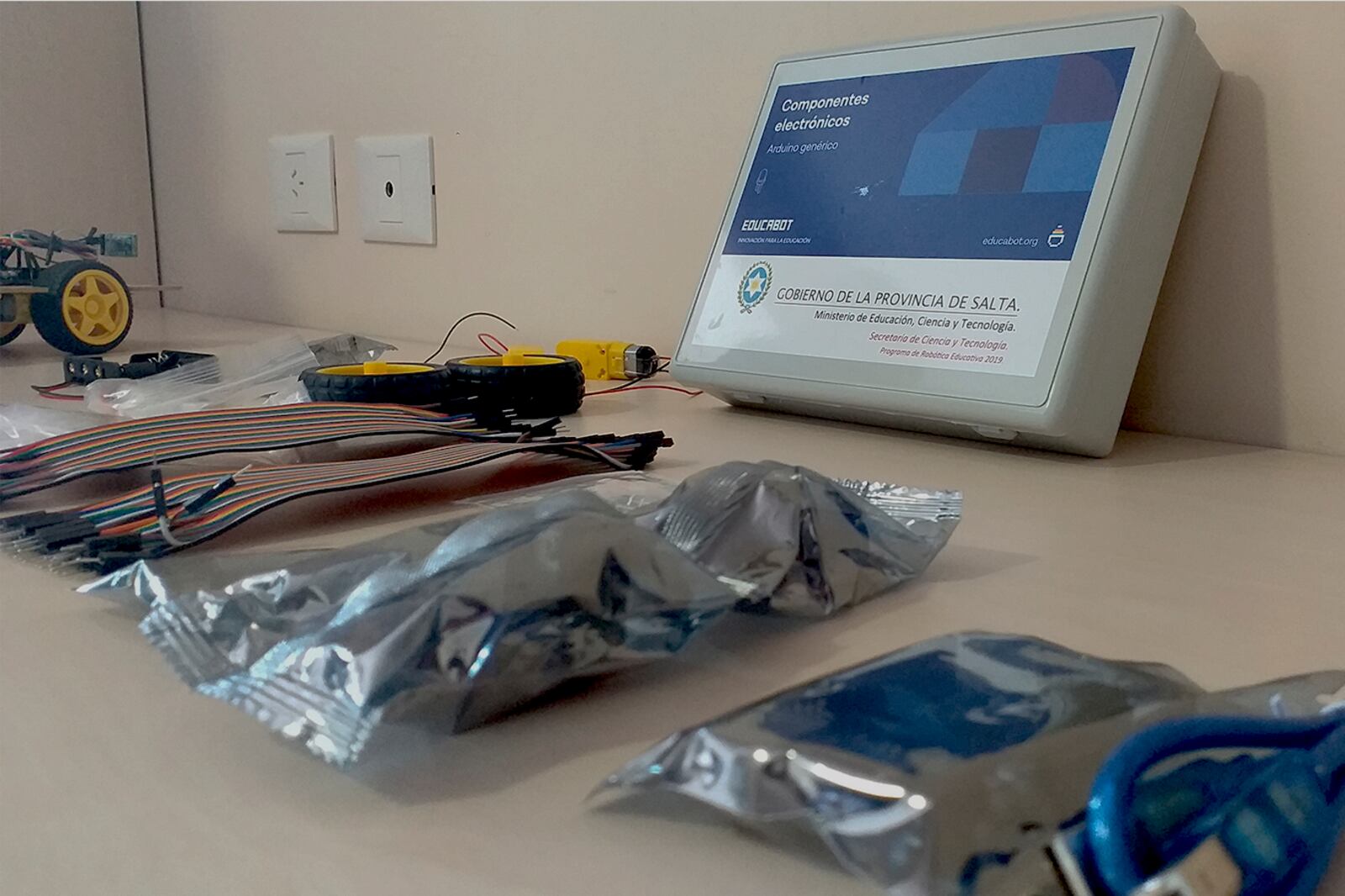 Elementos del kit de robótica