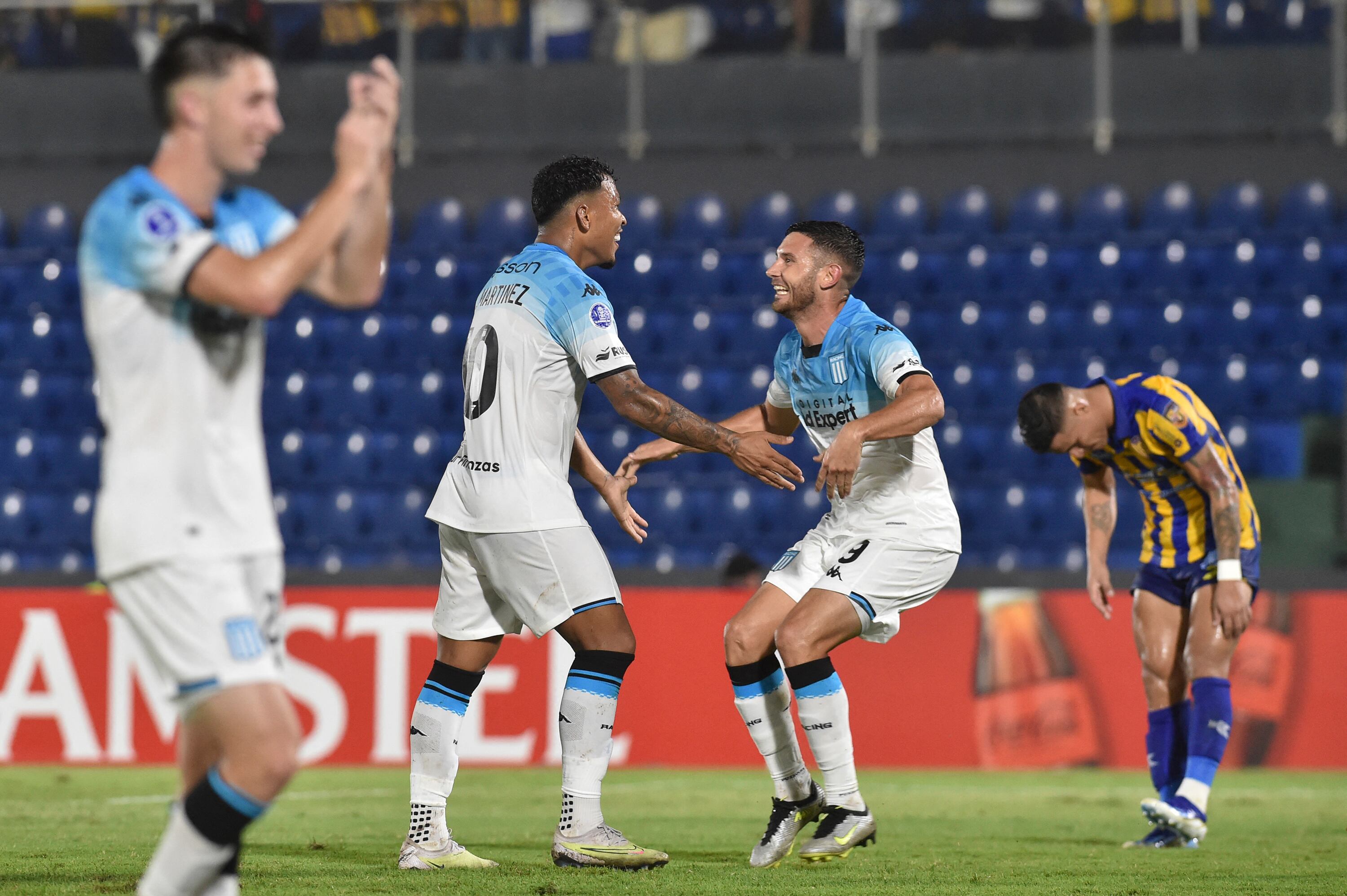 Los Martínez celebran el éxito de la Academia