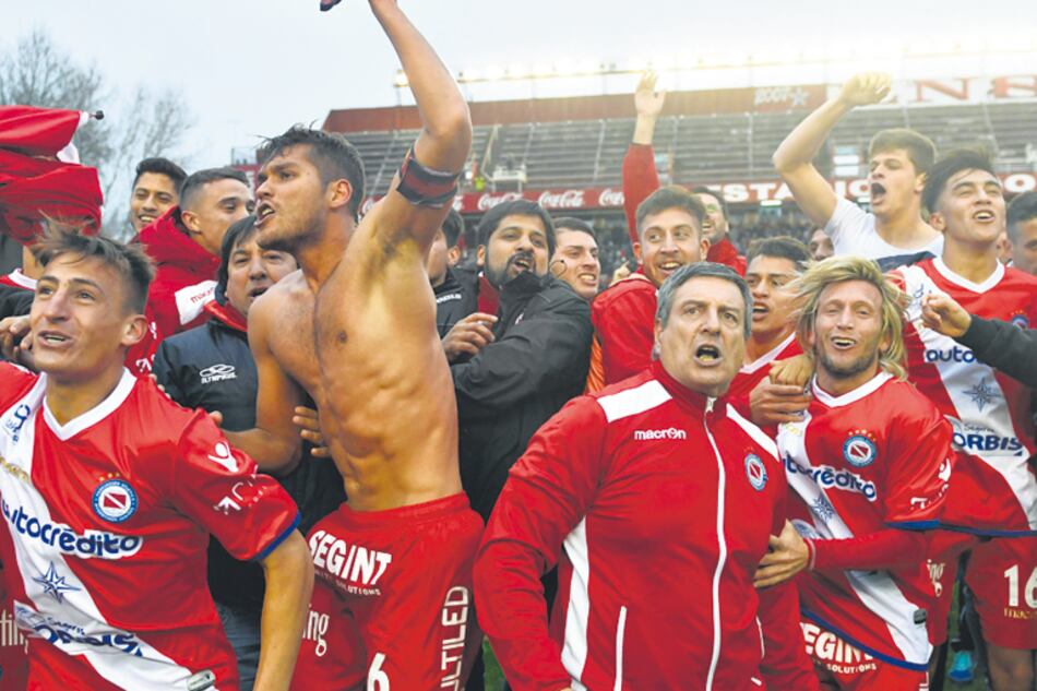Argentinos festejó el ascenso el domingo y hoy buscará sumar una nueva alegría.