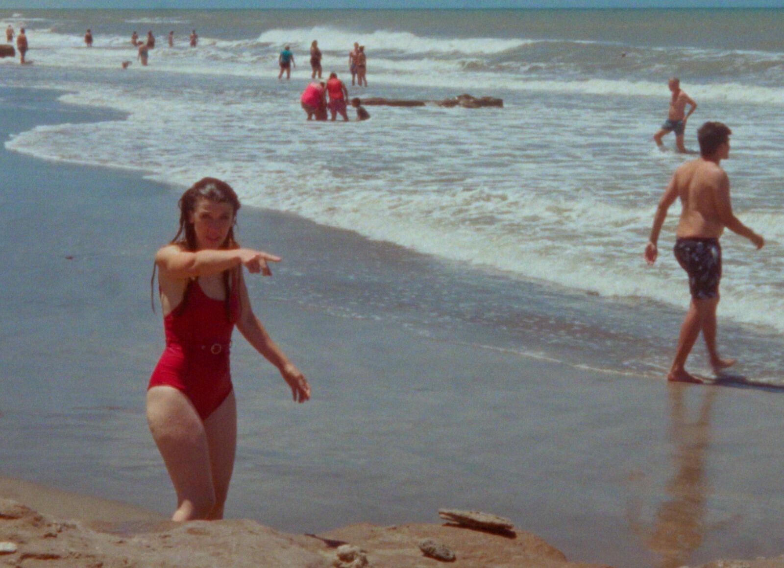 María Villar en una escena de "Tú me abrasas", de Matías Piñeiro. 