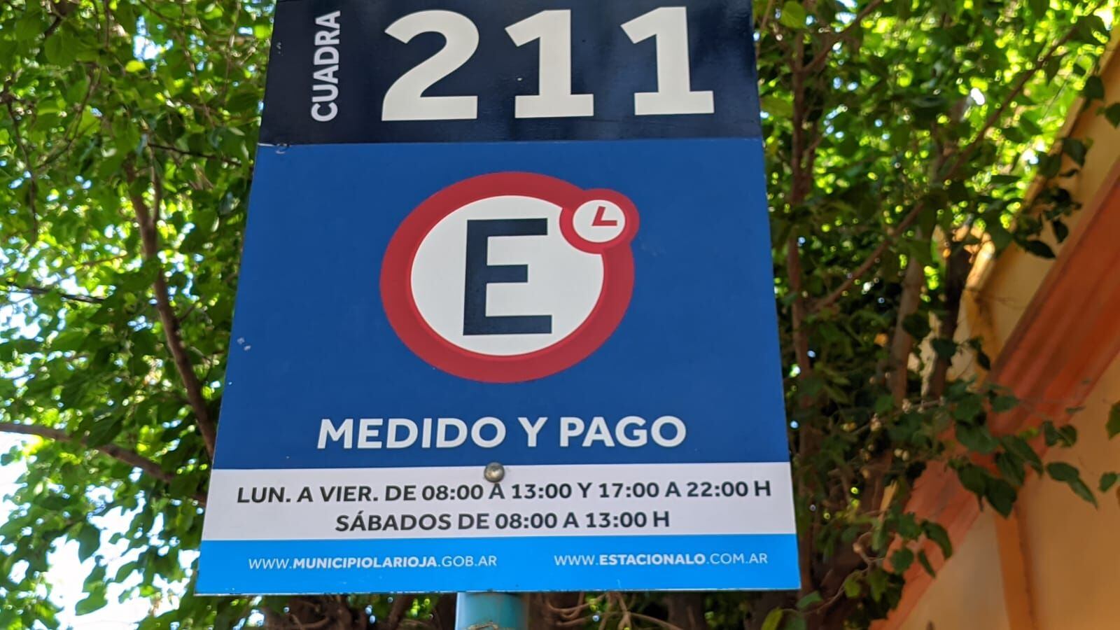 Estacionalo S.R.L tiene la concesión del estacionamiento medido.