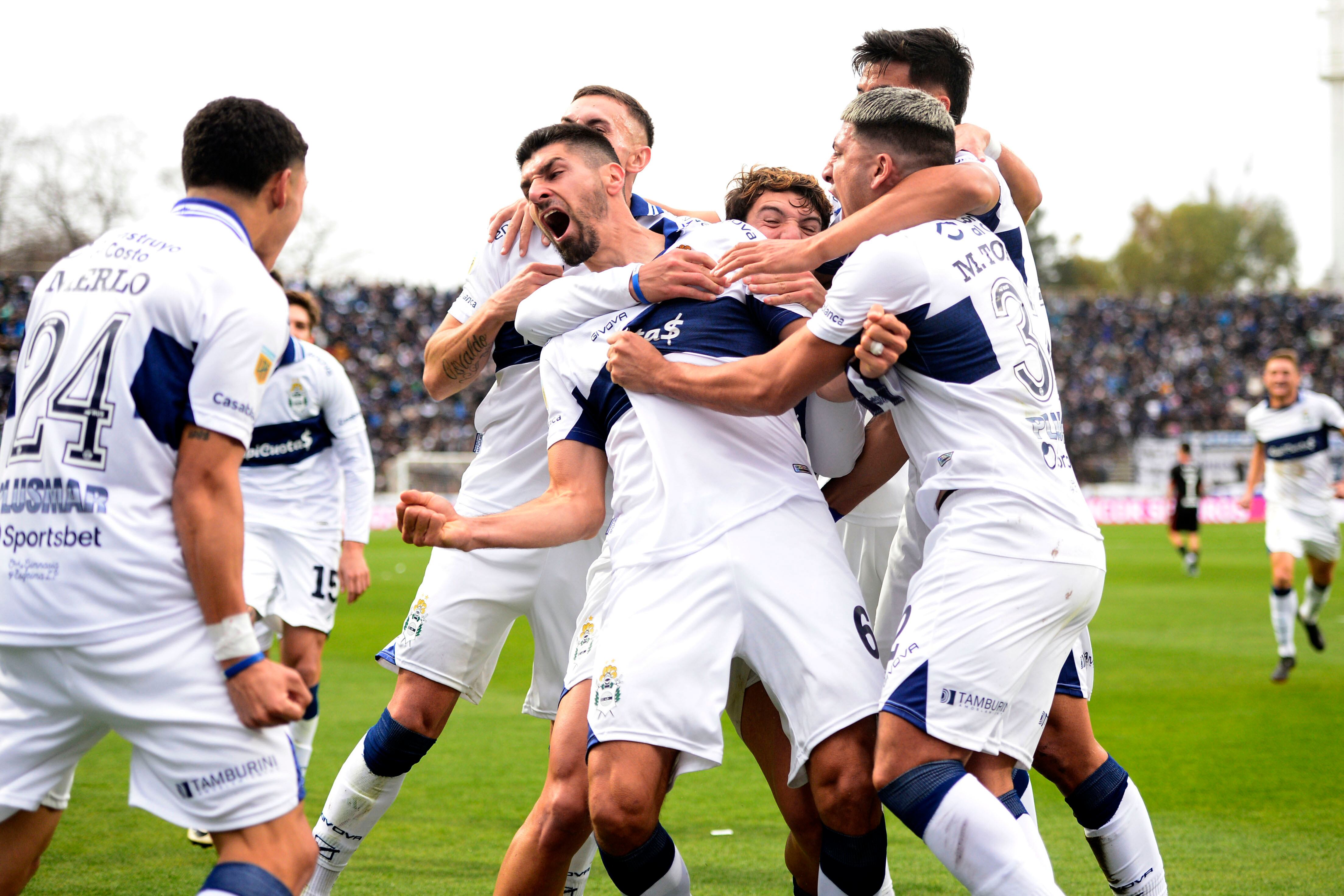 Suso festeja su gol, el que le dio la victoria al Lobo