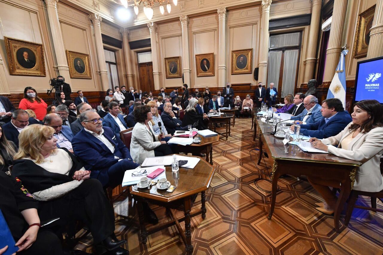 Los senadores comenzaron el debate sobre la Corte.