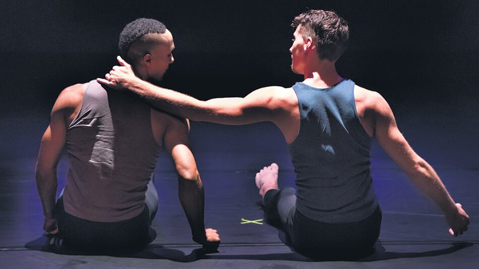 La compañía Dance Now participó de Pulse Points, un mega Festival en el que 49 artistas homenajearon a las 49 víctimas de la masacre.