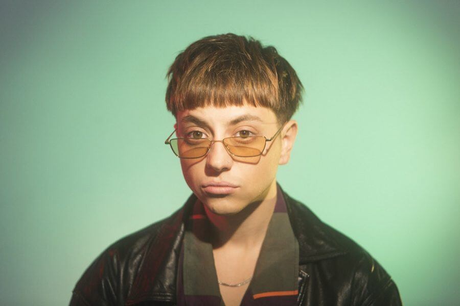 Paco Amoroso cortó dos canciones nuevas como solista: "Mi deseo" y "Las Vegas Strip", en plan más melódico.