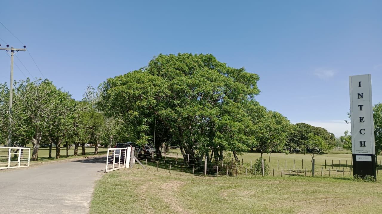 El ingreso al Instituto Tecnológico de Chascomús, un pilar en la investigación científica y la formación académica en Argentina.