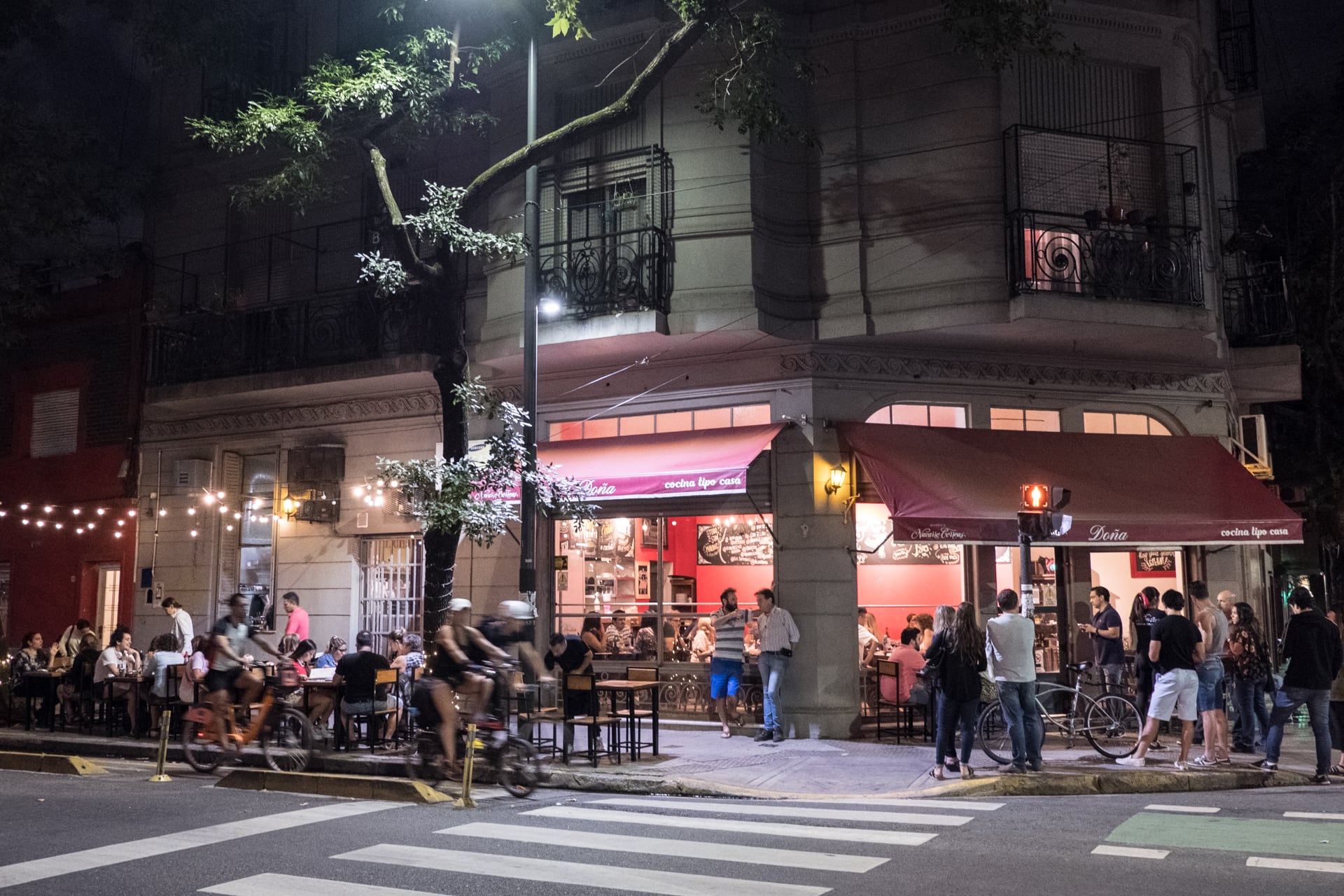 Almagro se fragmentó y expandió su identidad con ofertas gastronómicas, espacios culturales y alta accesibilidad.