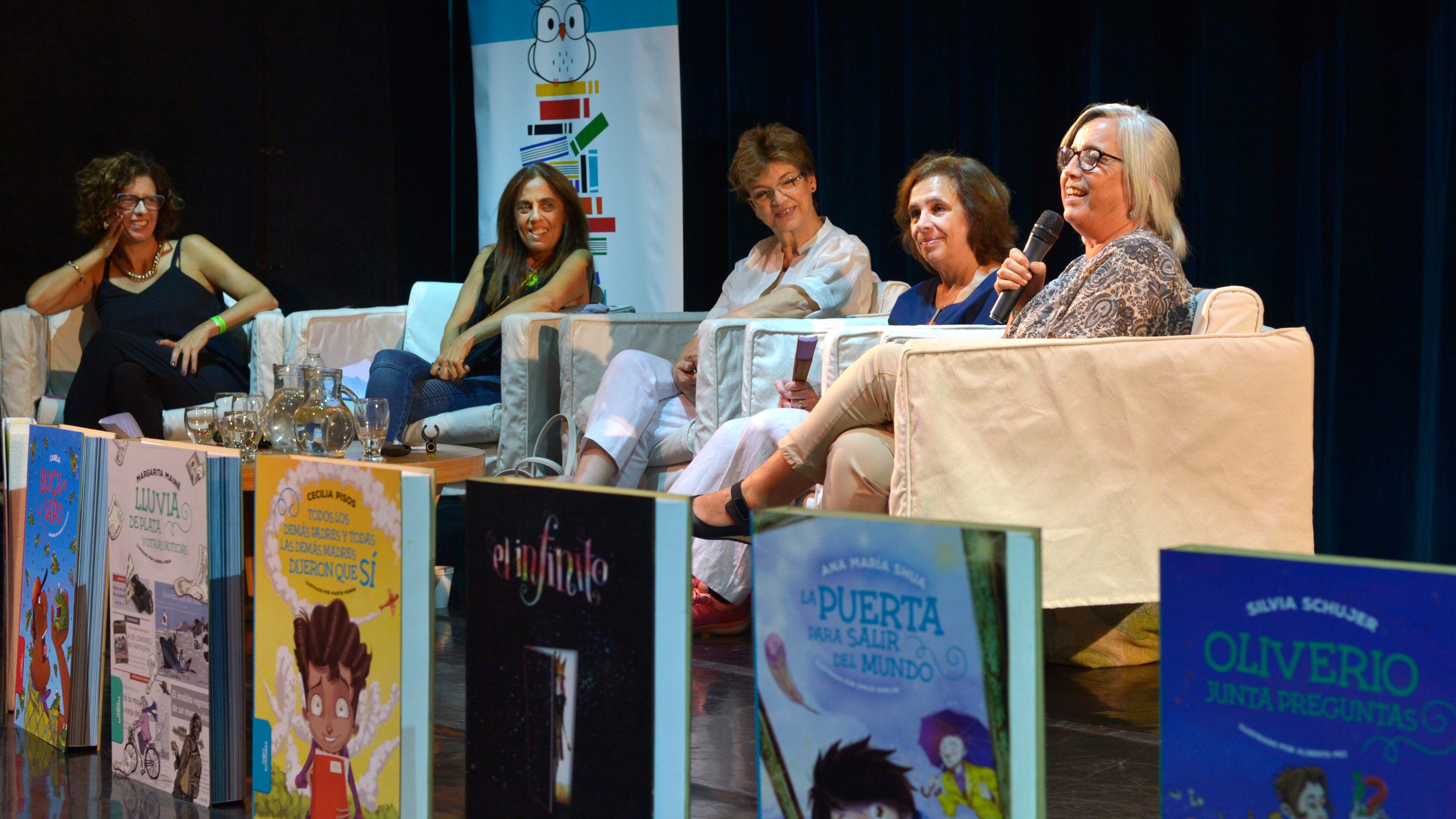 Las autoras contaron cómo nacieron y cómo "crecieron" estos libros.