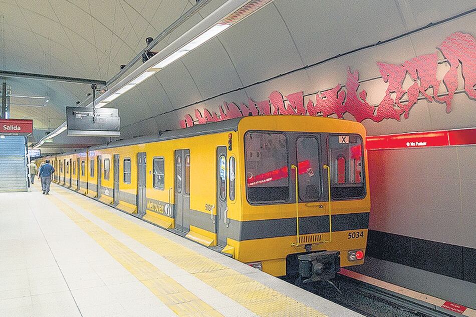 Sbase retiró de circulación dos formaciones de seis coches cada una.