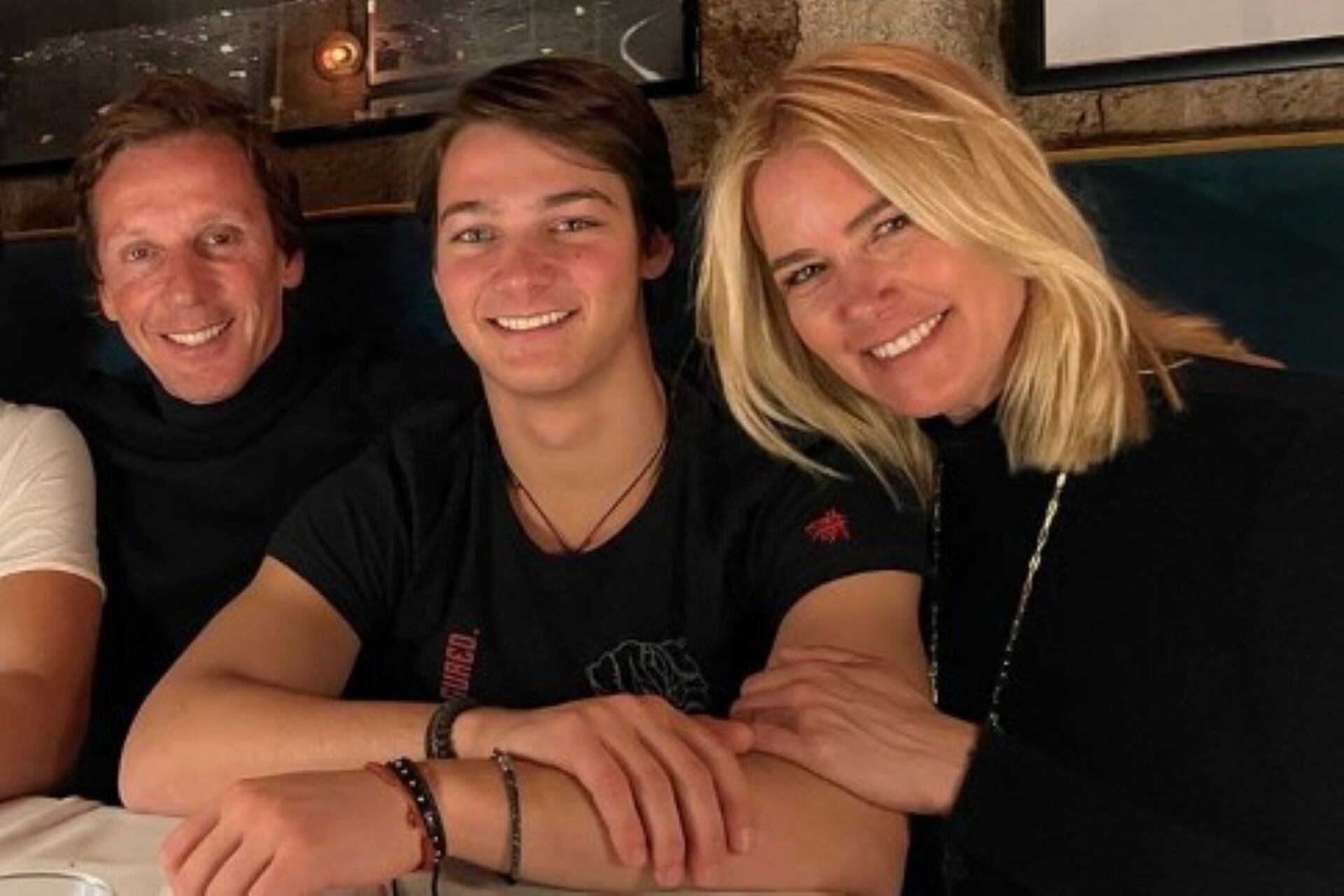 Tiziano Gravier, con sus padres: el empresario Alejandro Gravier y la exmodelo, Valeria Mazza. (Foto: NA)