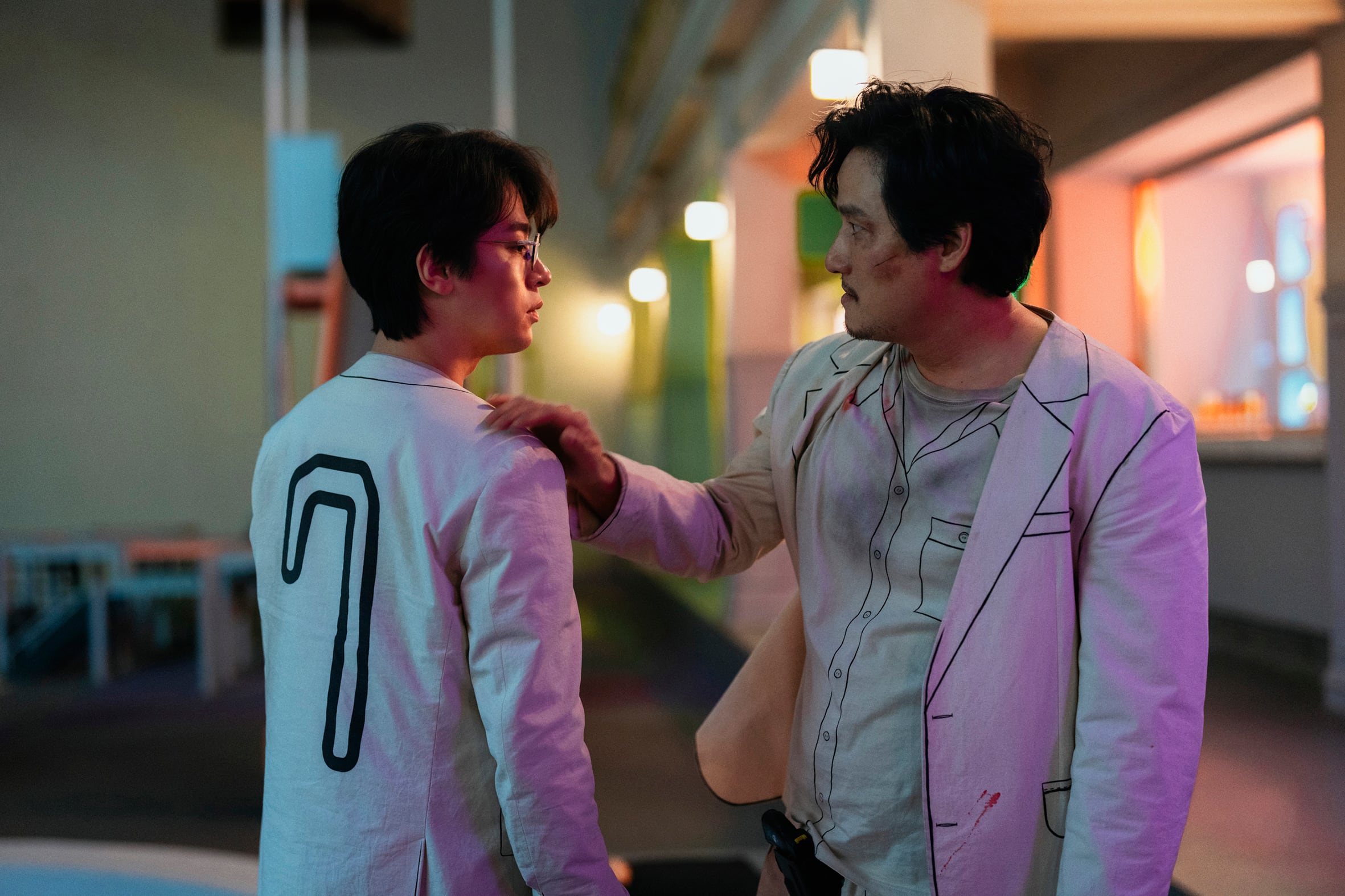 Cada episodio toma la perspectiva de uno de los protagonistas.