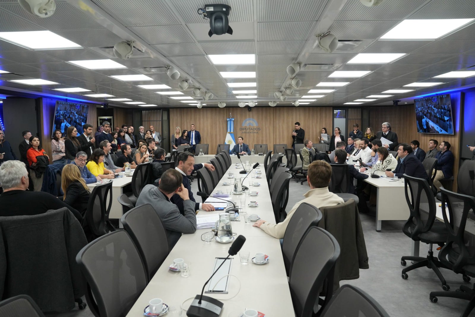 La comisión investigadora está empantanada por el empate entre sus integrantes.