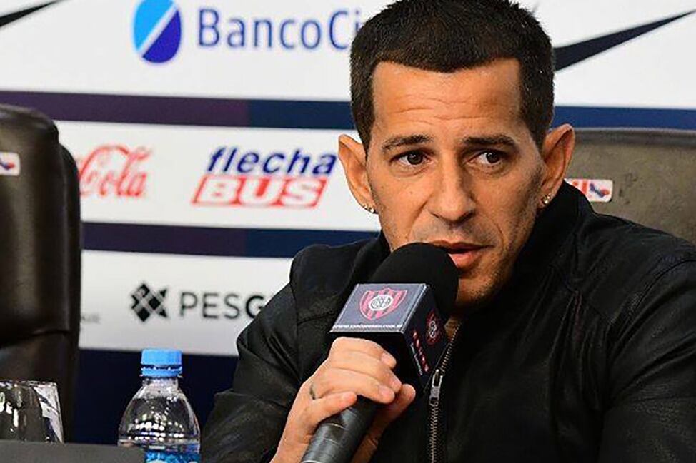 El Pipi ya tuvo un mini paso como DT del Ciclón a mediados de año