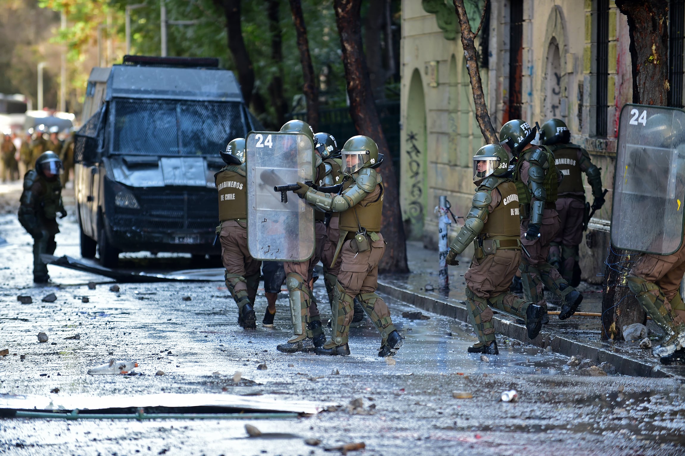 En las calles de Santiago la represión no para.