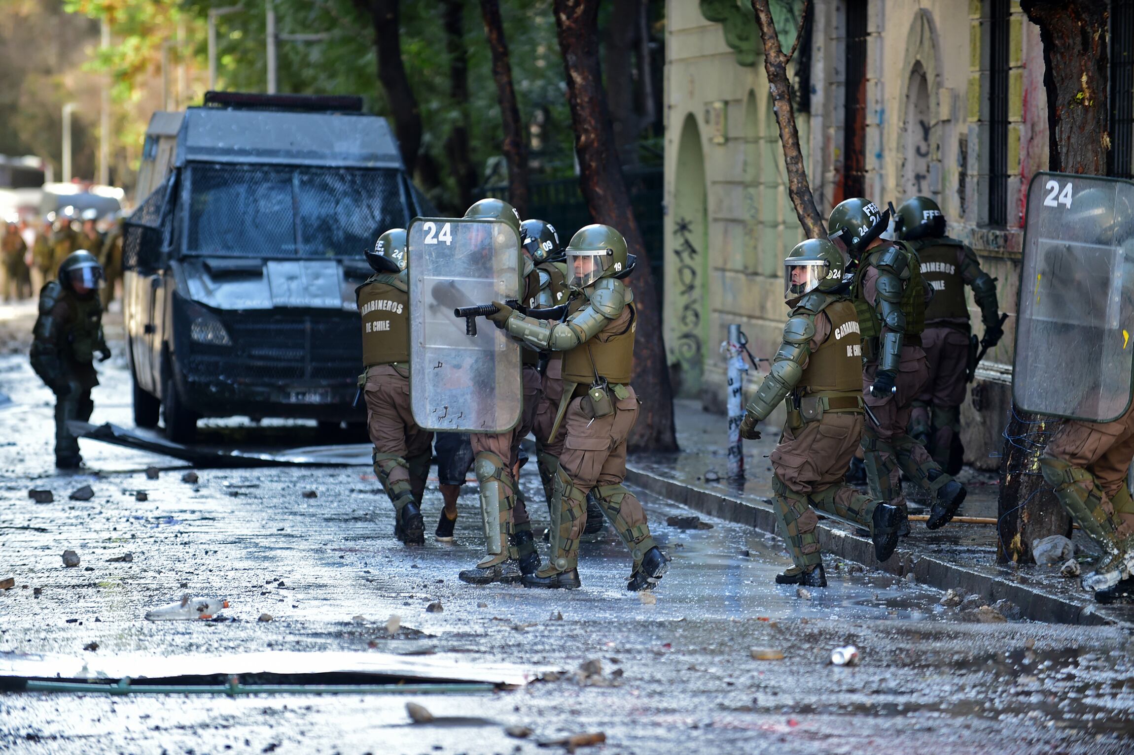 En las calles de Santiago la represión no para.