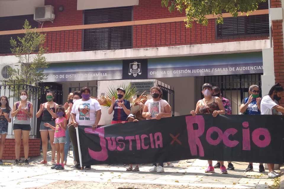 Reclamo de familiares y amigos cuando la Justicia liberó a uno de los imputados.