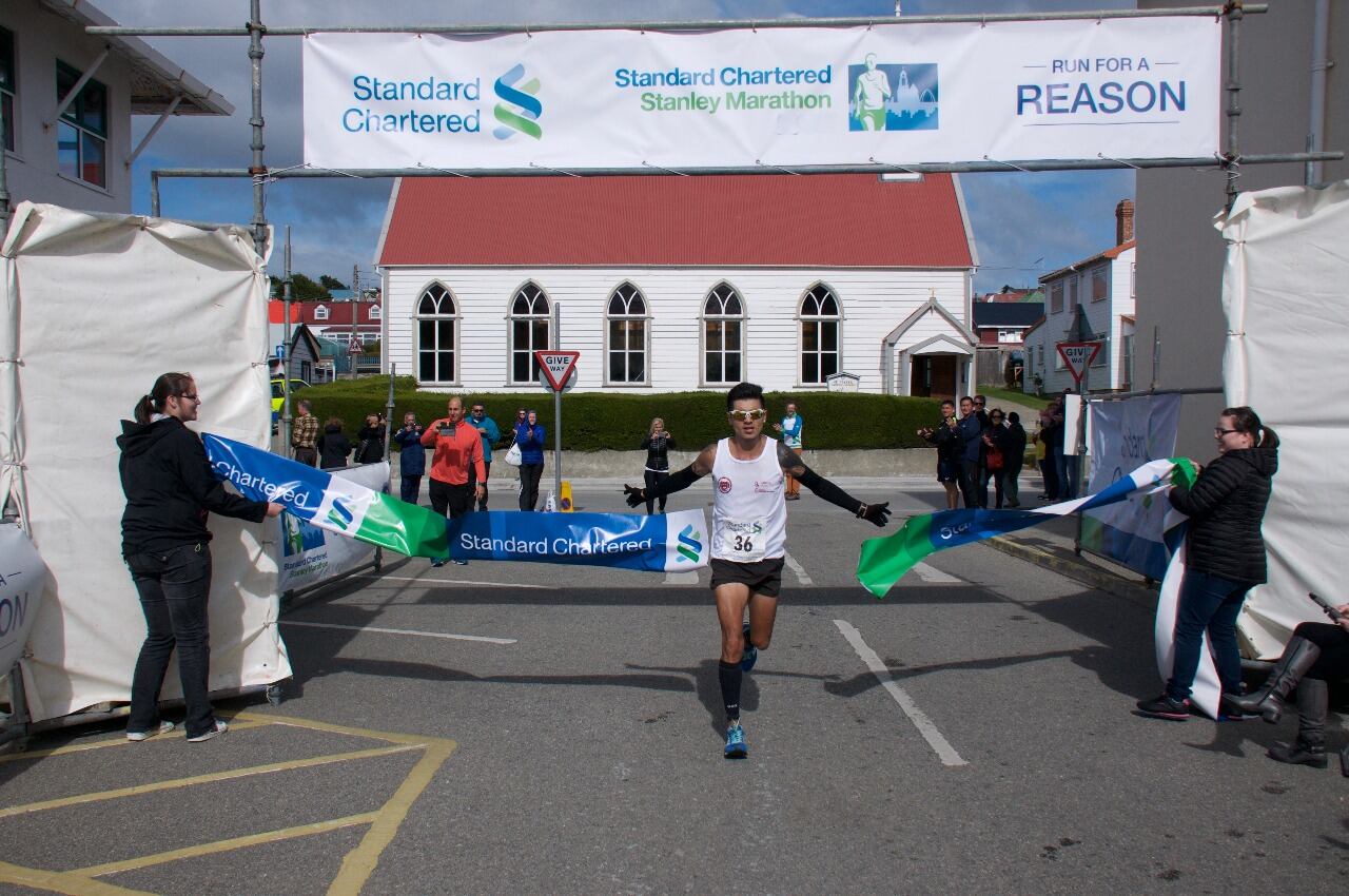 Facundo Reales suele sumarse a cada edición de la maratón que se realiza en las Malvinas. 