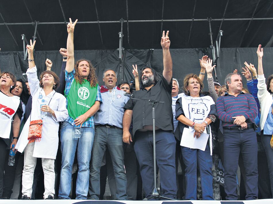 “No nos van a poder quebrar ni vencer, los docentes vamos a triunfar en esta lucha”, dijo Baradel.