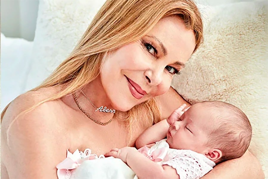 Ana Obregón y su nieta, nacida del óvulo de una donante y un espermatozoide de Aless Obregón, muerto en 2020.