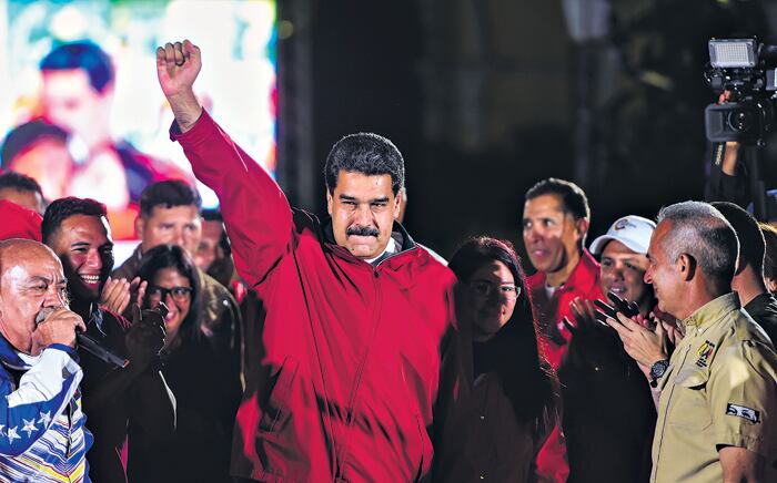 “Yo le hago un reto a la MUD: abandonen el camino de la violencia, vuelvan a la política”, dijo Maduro.