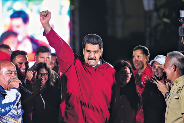 “Yo le hago un reto a la MUD: abandonen el camino de la violencia, vuelvan a la política”, dijo Maduro.