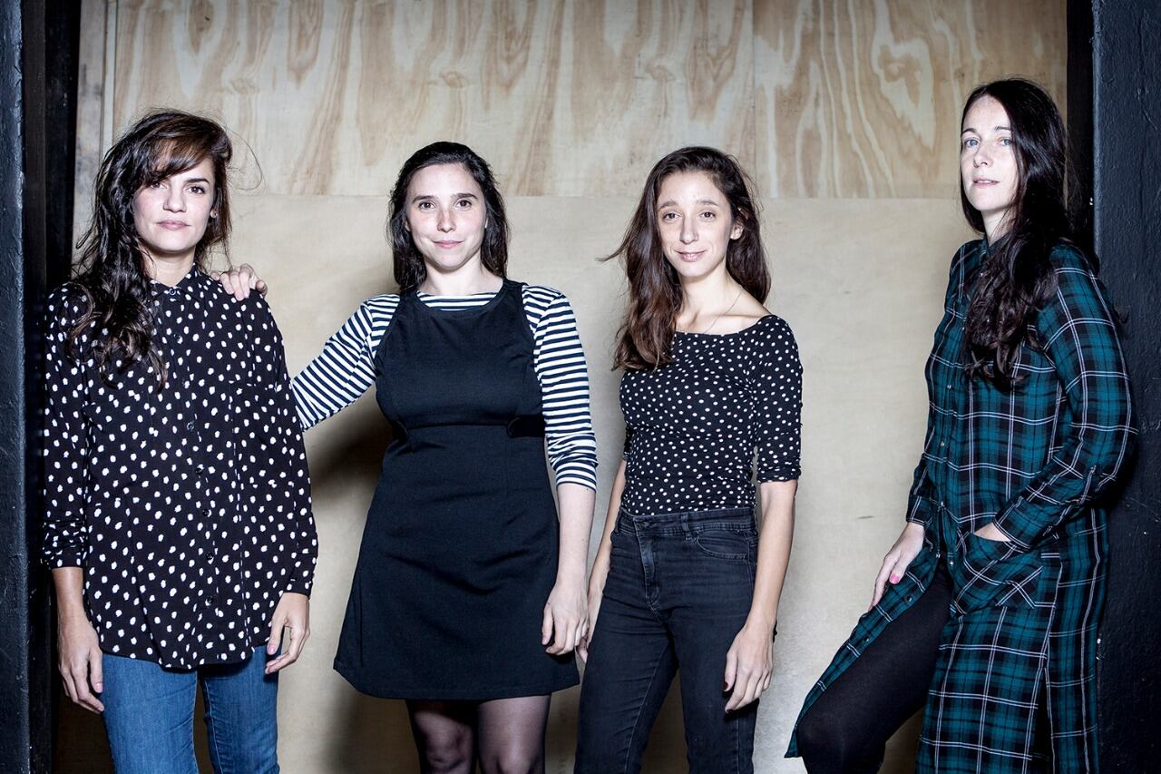 El colectivo teatral Piel de Lava brindará una intervención performática.