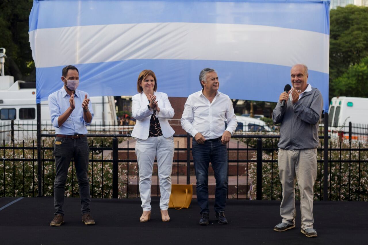 Patricia Bullrich, Alfredo Cornejo y Hernán Lombardi encabezaron el acto.