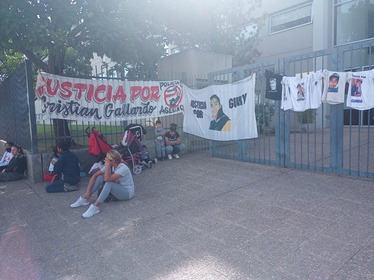 Familiares y amigxs de Cristian Gallardo