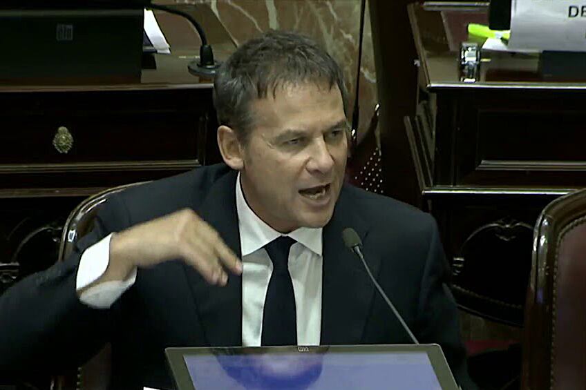 El titular de la bicameral de Comunicación Audiovisual, el senador Eduardo Costa.